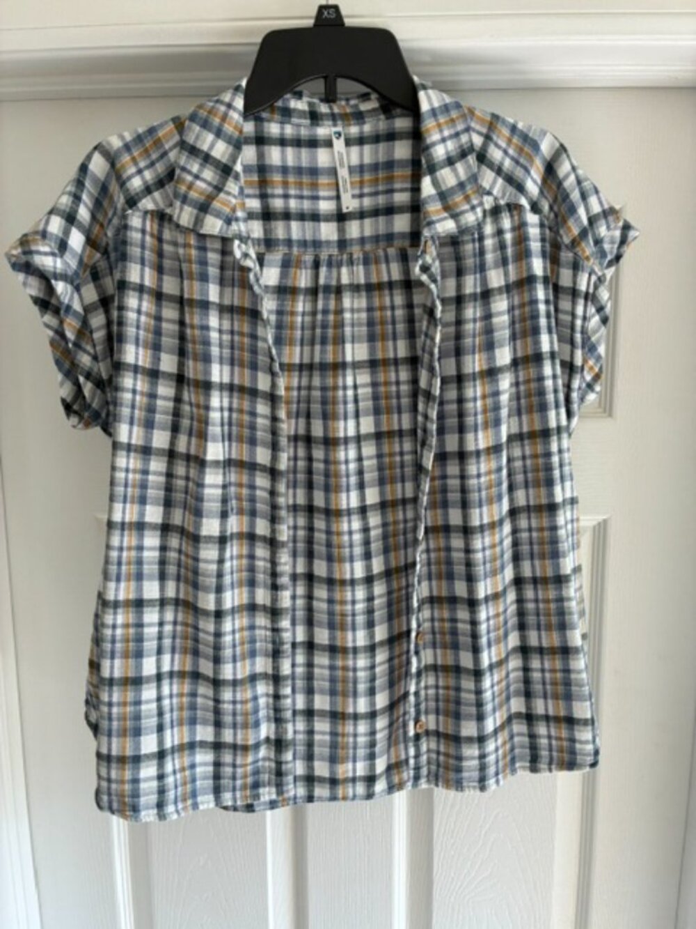 Kuhl Women's short sleeve Wylde shirt, Medium, in great condition!